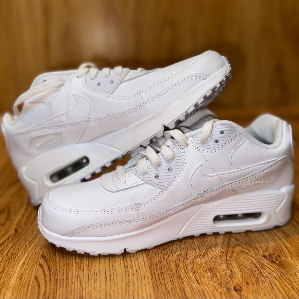 NEW Nike Air Max 90 LTR White Sneakers, size 6Y